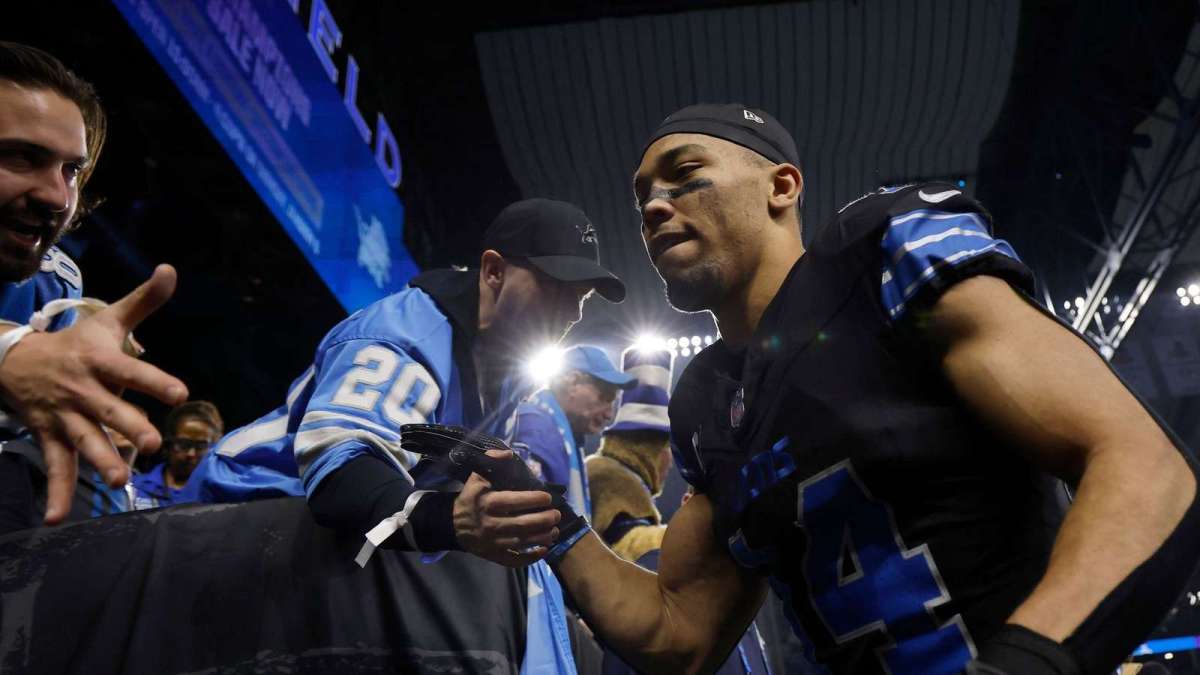 Detroit lions drone show